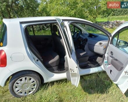 Белый Рено Модус, объемом двигателя 1.2 л и пробегом 206 тыс. км за 4200 $, фото 5 на Automoto.ua