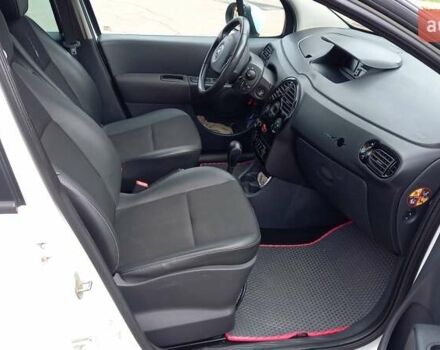 Белый Рено Модус, объемом двигателя 1.6 л и пробегом 162 тыс. км за 5999 $, фото 18 на Automoto.ua