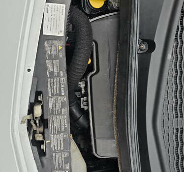 Белый Рено Модус, объемом двигателя 1.2 л и пробегом 128 тыс. км за 5250 $, фото 26 на Automoto.ua