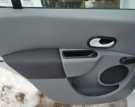 Белый Рено Модус, объемом двигателя 1.2 л и пробегом 128 тыс. км за 5250 $, фото 18 на Automoto.ua