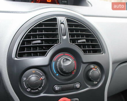 Белый Рено Модус, объемом двигателя 1.2 л и пробегом 127 тыс. км за 4990 $, фото 57 на Automoto.ua