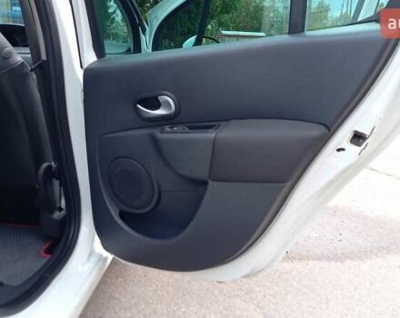 Белый Рено Модус, объемом двигателя 1.6 л и пробегом 162 тыс. км за 5999 $, фото 17 на Automoto.ua