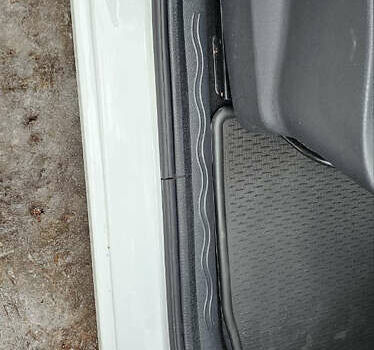 Белый Рено Модус, объемом двигателя 1.2 л и пробегом 128 тыс. км за 5250 $, фото 13 на Automoto.ua