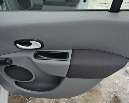 Белый Рено Модус, объемом двигателя 1.2 л и пробегом 128 тыс. км за 5250 $, фото 17 на Automoto.ua