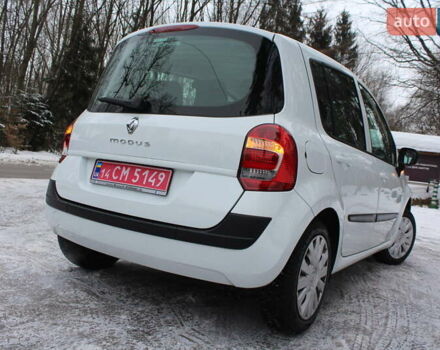Белый Рено Модус, объемом двигателя 1.2 л и пробегом 127 тыс. км за 4990 $, фото 20 на Automoto.ua