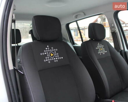 Белый Рено Модус, объемом двигателя 1.2 л и пробегом 127 тыс. км за 4990 $, фото 84 на Automoto.ua