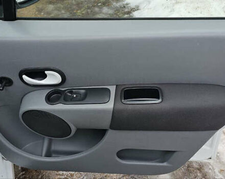 Белый Рено Модус, объемом двигателя 1.2 л и пробегом 128 тыс. км за 5250 $, фото 14 на Automoto.ua