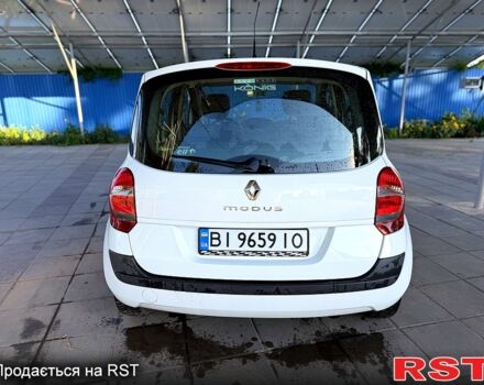 Белый Рено Модус, объемом двигателя 1.1 л и пробегом 130 тыс. км за 4950 $, фото 2 на Automoto.ua