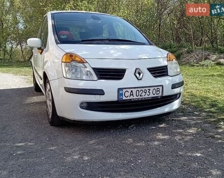 Белый Рено Модус, объемом двигателя 1.6 л и пробегом 146 тыс. км за 4550 $, фото 1 на Automoto.ua