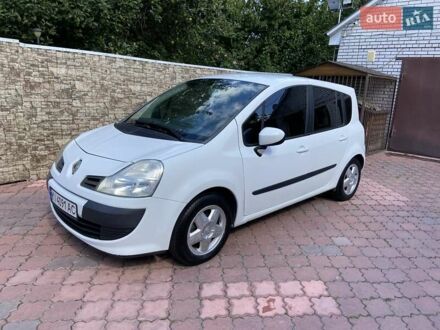 Рено Модус 2011 в Белой Церкве на Automoto.ua Белый Рено Модус, объемом двигателя 1.5 л и пробегом 323 тыс. км за 4850 $, фото 1 на Automoto.ua