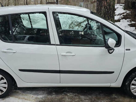 Белый Рено Модус, объемом двигателя 1.2 л и пробегом 128 тыс. км за 5250 $, фото 1 на Automoto.ua