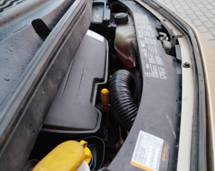 Бежевый Рено Модус, объемом двигателя 1.1 л и пробегом 204 тыс. км за 3800 $, фото 5 на Automoto.ua