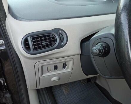 Черный Рено Модус, объемом двигателя 1.6 л и пробегом 210 тыс. км за 4200 $, фото 9 на Automoto.ua