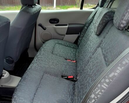 Рено Модус 2006 у Житомирі на Automoto.ua Червоний Рено Модус, об'ємом двигуна 1.1 л та пробігом 118 тис. км за 4549 $, фото 4 на Automoto.ua