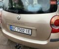 Желтый Рено Модус, объемом двигателя 1.6 л и пробегом 212 тыс. км за 4400 $, фото 1 на Automoto.ua