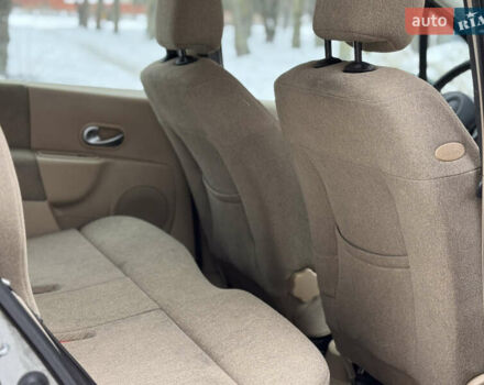 Серый Рено Модус, объемом двигателя 1.6 л и пробегом 170 тыс. км за 4650 $, фото 7 на Automoto.ua