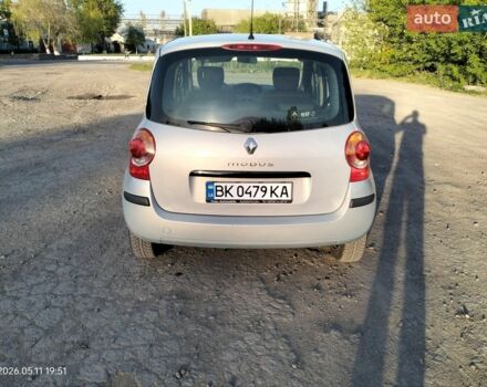 Серый Рено Модус, объемом двигателя 1.2 л и пробегом 200 тыс. км за 3800 $, фото 8 на Automoto.ua