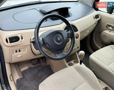 Серый Рено Модус, объемом двигателя 1.6 л и пробегом 170 тыс. км за 4650 $, фото 17 на Automoto.ua