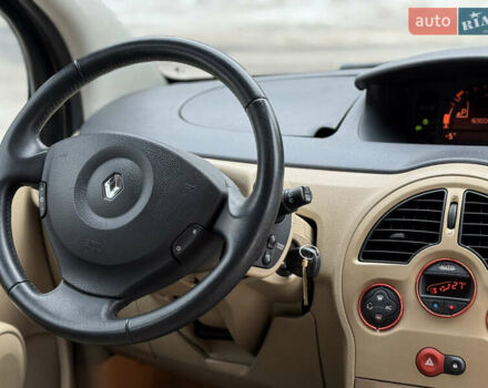 Серый Рено Модус, объемом двигателя 1.6 л и пробегом 170 тыс. км за 4650 $, фото 6 на Automoto.ua