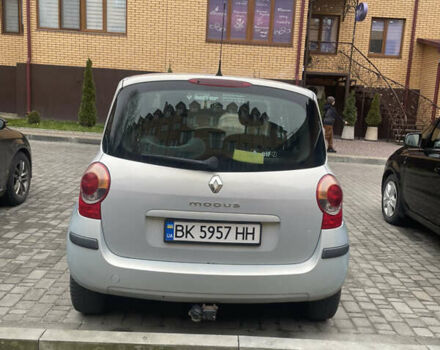 Серый Рено Модус, объемом двигателя 1.6 л и пробегом 240 тыс. км за 4000 $, фото 2 на Automoto.ua