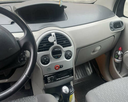 Серый Рено Модус, объемом двигателя 1.6 л и пробегом 240 тыс. км за 4000 $, фото 5 на Automoto.ua