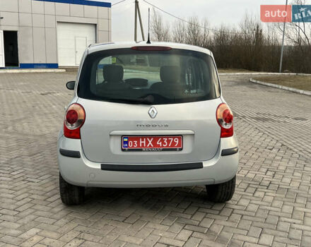 Серый Рено Модус, объемом двигателя 1.6 л и пробегом 230 тыс. км за 5600 $, фото 3 на Automoto.ua