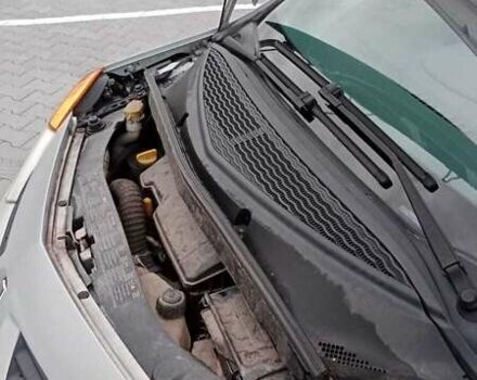 Сірий Рено Модус, об'ємом двигуна 1.1 л та пробігом 63 тис. км за 4300 $, фото 14 на Automoto.ua