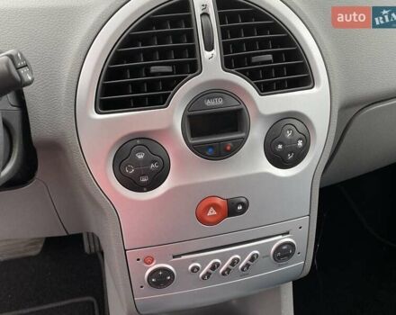 Сірий Рено Модус, об'ємом двигуна 1.6 л та пробігом 196 тис. км за 7400 $, фото 8 на Automoto.ua