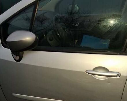 Серый Рено Модус, объемом двигателя 1.15 л и пробегом 200 тыс. км за 4979 $, фото 11 на Automoto.ua