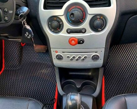 Серый Рено Модус, объемом двигателя 1.5 л и пробегом 243 тыс. км за 6800 $, фото 7 на Automoto.ua