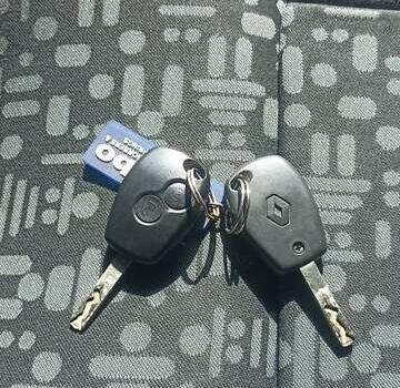 Синий Рено Модус, объемом двигателя 1.1 л и пробегом 205 тыс. км за 3700 $, фото 21 на Automoto.ua