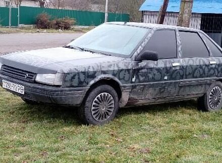 Серый Рено Невада, объемом двигателя 2 л и пробегом 99 тыс. км за 591 $, фото 5 на Automoto.ua