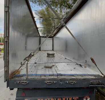 Белый Рено Премиум, объемом двигателя 0 л и пробегом 1000 тыс. км за 10500 $, фото 22 на Automoto.ua