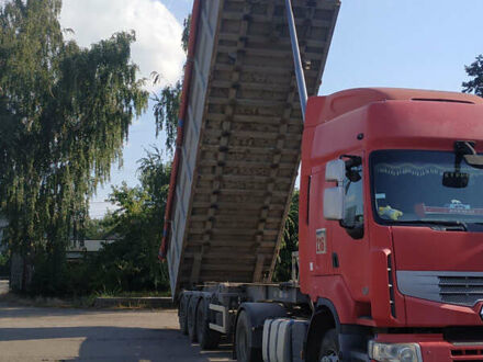 Красный Рено Премиум, объемом двигателя 10.8 л и пробегом 938 тыс. км за 20000 $, фото 1 на Automoto.ua