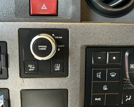 Білий Рено Range T, об'ємом двигуна 12.78 л та пробігом 854 тис. км за 29999 $, фото 9 на Automoto.ua