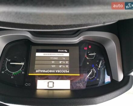 Белый Рено Range T, объемом двигателя 10.8 л и пробегом 850 тыс. км за 30500 $, фото 4 на Automoto.ua