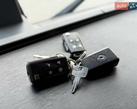 Рено Range T 2017 в Дубно на Automoto.ua Черный Рено Range T, объемом двигателя 12.9 л и пробегом 700 тыс. км за 34999 $, фото 170 на Automoto.ua