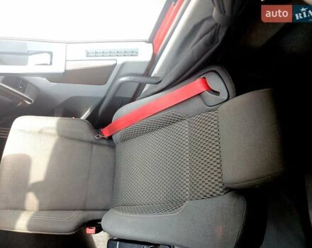Красный Рено Range T, объемом двигателя 12.78 л и пробегом 1000 тыс. км за 25800 $, фото 15 на Automoto.ua