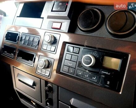 Красный Рено Range T, объемом двигателя 12.78 л и пробегом 1000 тыс. км за 25800 $, фото 14 на Automoto.ua