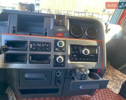 Красный Рено Range T, объемом двигателя 12.78 л и пробегом 300 тыс. км за 19800 $, фото 19 на Automoto.ua