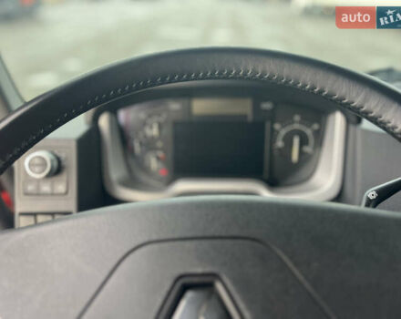 Красный Рено Range T, объемом двигателя 12.9 л и пробегом 618 тыс. км за 29900 $, фото 17 на Automoto.ua