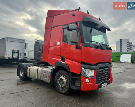 Красный Рено Range T, объемом двигателя 12.9 л и пробегом 618 тыс. км за 29900 $, фото 2 на Automoto.ua