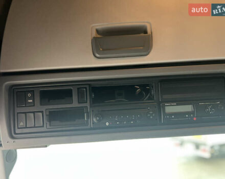 Красный Рено Range T, объемом двигателя 12.9 л и пробегом 618 тыс. км за 29900 $, фото 16 на Automoto.ua