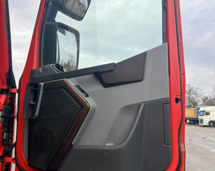 Красный Рено Range T, объемом двигателя 12.9 л и пробегом 618 тыс. км за 29900 $, фото 8 на Automoto.ua