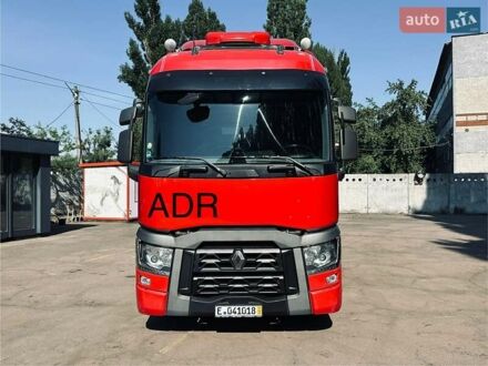 Рено Range T 2017 у Києві на Automoto.ua Червоний Рено Range T, об'ємом двигуна 12.8 л та пробігом 700 тис. км за 31900 $, фото 1 на Automoto.ua