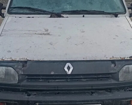 Білий Рено Рапід, об'ємом двигуна 1.6 л та пробігом 350 тис. км за 1300 $, фото 3 на Automoto.ua