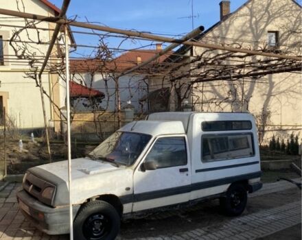 Білий Рено Рапід, об'ємом двигуна 1.4 л та пробігом 150 тис. км за 500 $, фото 4 на Automoto.ua