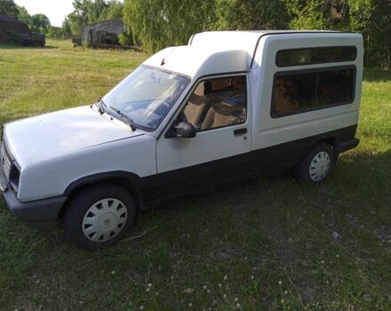 Білий Рено Рапід, об'ємом двигуна 1.1 л та пробігом 3 тис. км за 1429 $, фото 3 на Automoto.ua