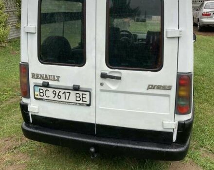 Белый Рено Рапид, объемом двигателя 1.9 л и пробегом 320 тыс. км за 1300 $, фото 8 на Automoto.ua