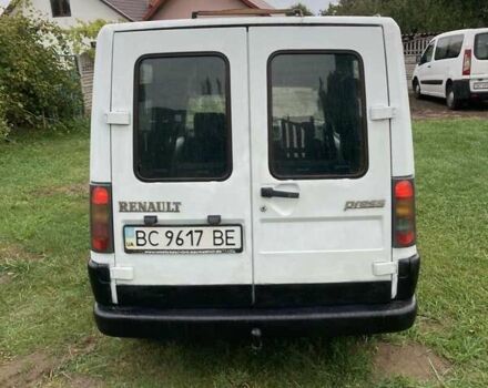 Белый Рено Рапид, объемом двигателя 1.9 л и пробегом 320 тыс. км за 1300 $, фото 3 на Automoto.ua